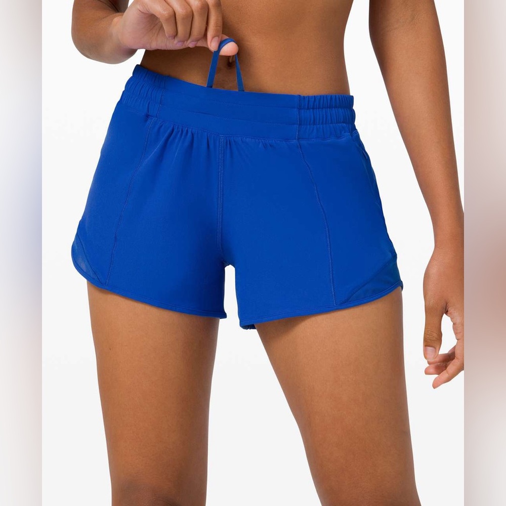 Lululemon HOTTY HOT SHORT II 4", size 8, Cerulean Blue
